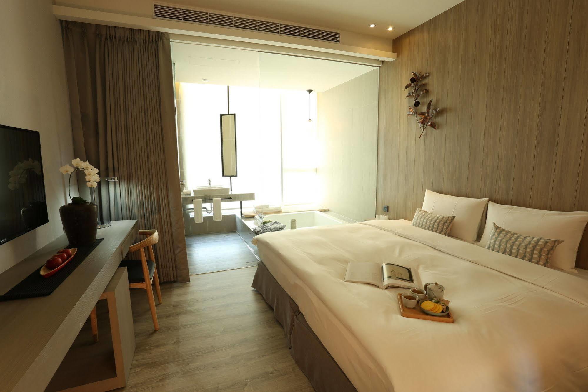 Hotel Day Plus Teascape Chiayi City Exterior photo